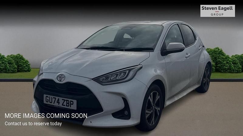 Used Toyota Yaris Hybrid Design 2024 White Hatchback