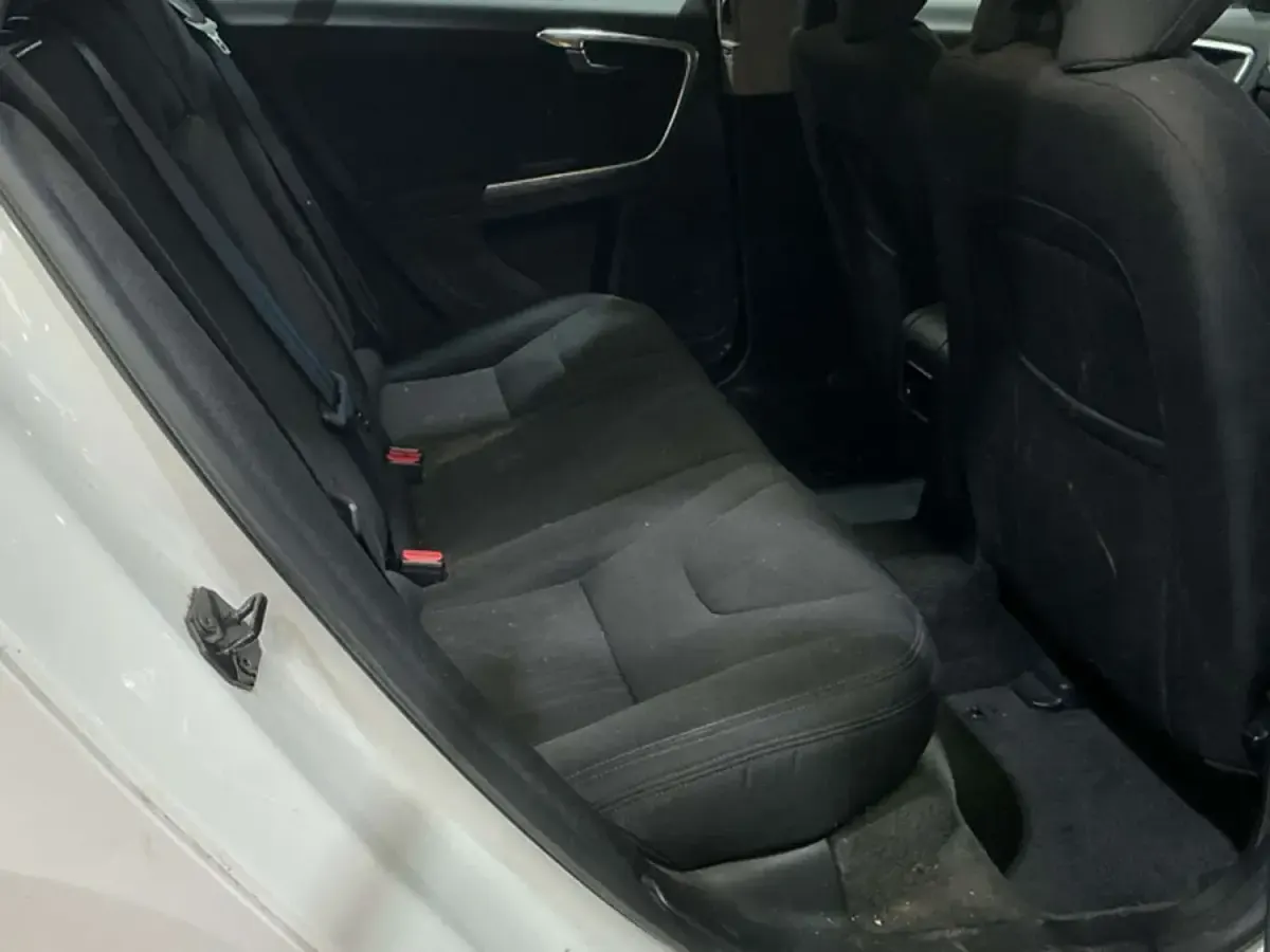 Used Volvo V60 115 HP (84 kW) 2013 White Estate