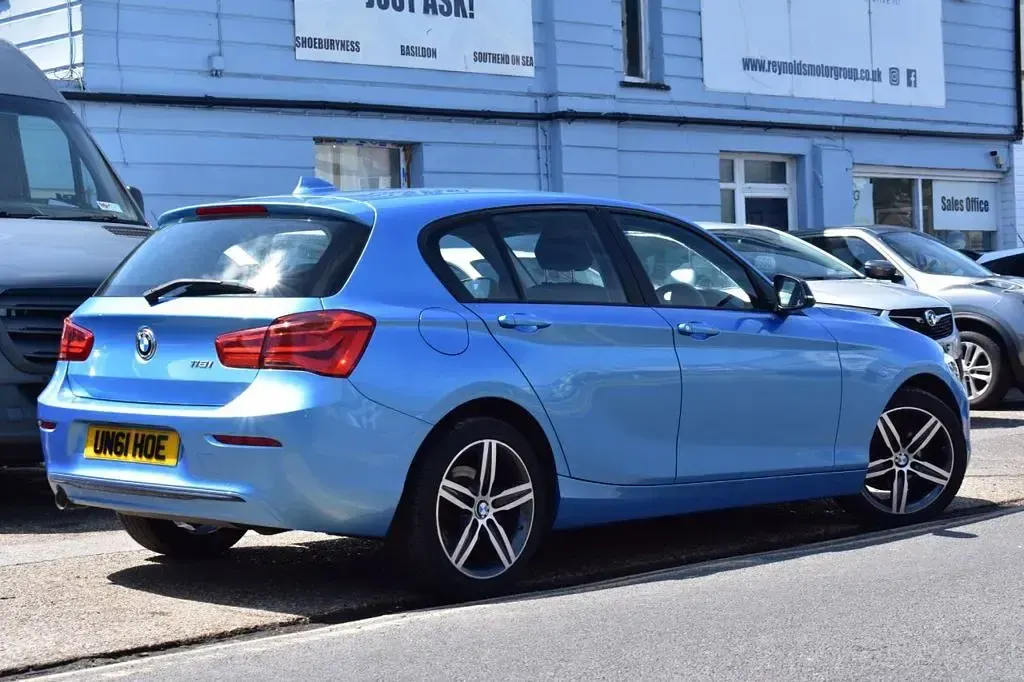 Used BMW 118 Sport Line 136 HP (100 kW) 2018 Blue Hatchback