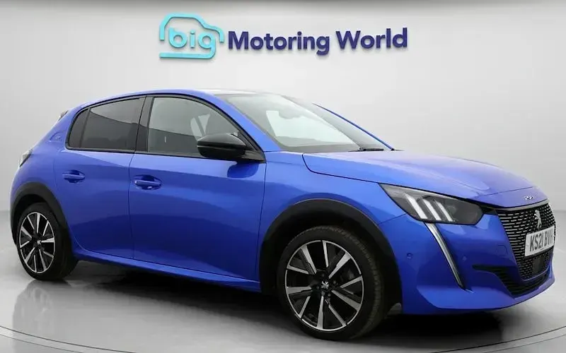 Used Peugeot 208 GT 102 HP (75 kW) 2021 Hatchback