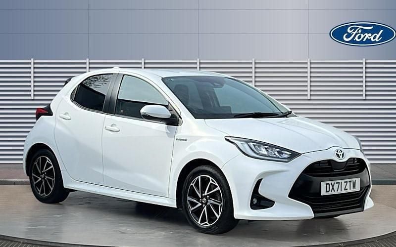 Used Toyota Yaris Hybrid Design 116 HP (85 kW) 2026 Hatchback