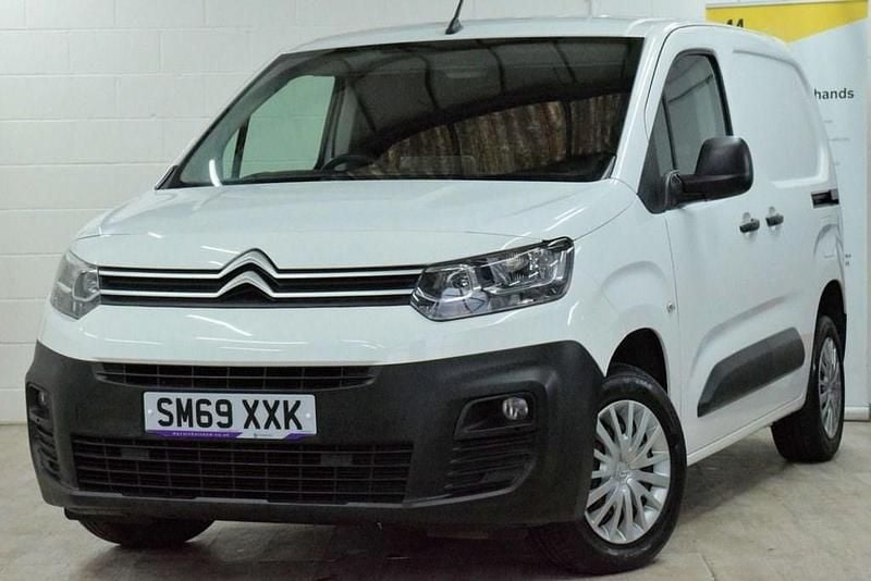 Used Citroën Berlingo 75 HP (55 kW) 2020 White MPV