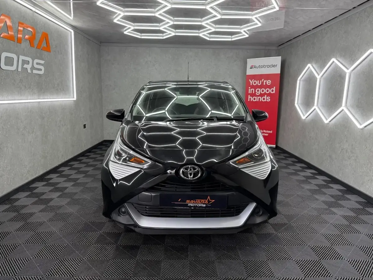 Used Toyota Aygo X-play 71 HP (52 kW) 2020 Black Hatchback