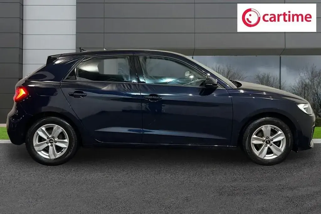 Usado Audi A1 Sportback Design 95 HP (69 kW) 2021 Azul Citadino