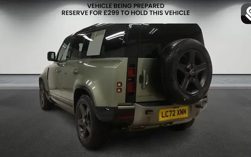 Usado Land Rover Defender SE Dynamic 300 HP (220 kW) 2022 Verde SUV