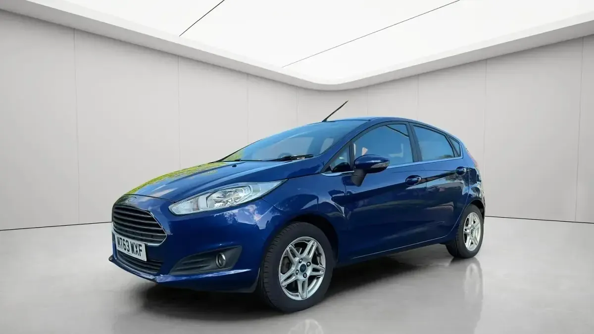 Used Ford Fiesta Zetec 2013 Blue Hatchback