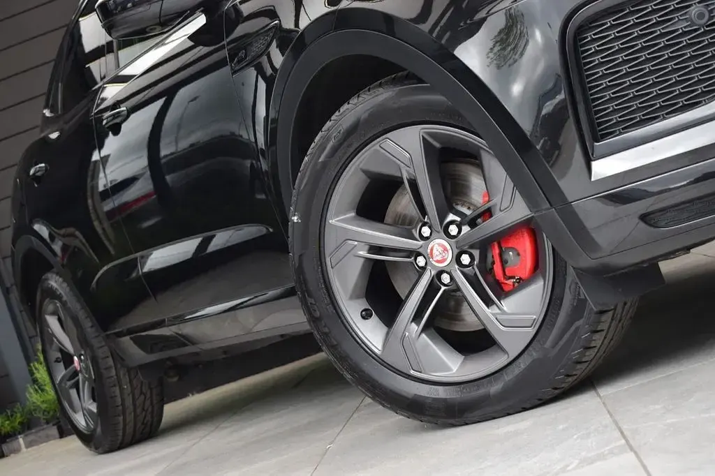 Used Jaguar E-Pace R-Dynamic 204 HP (150 kW) 2022 Black SUV