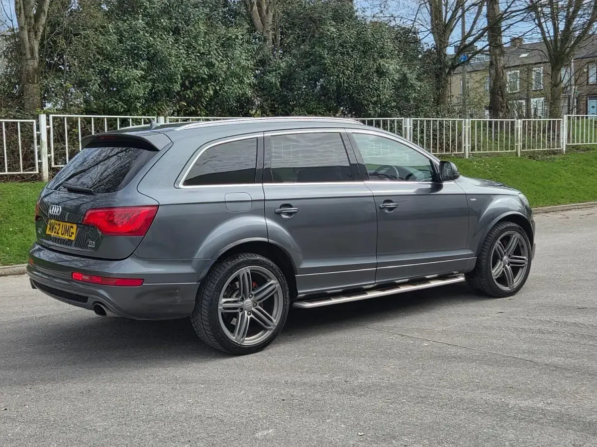 Used Audi Q7 S-line plus 245 HP (180 kW) 2013 Grey SUV