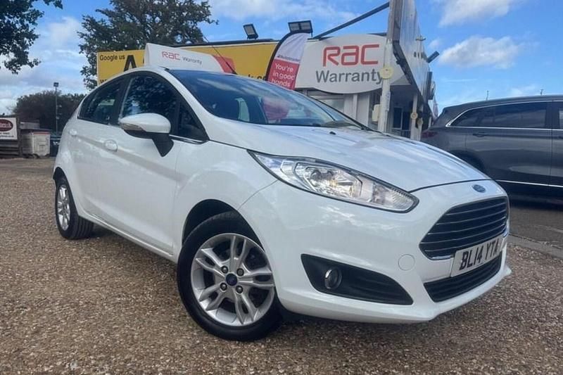 White Used 2014 Ford Fiesta Zetec Hatchback | £5,899 (Fair price) - Image 1/1