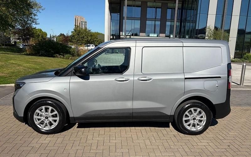 Usado Ford Transit Limited 125 CV (91 kW) 2025 Plateado Van