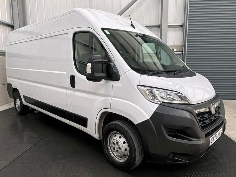 Used Vauxhall Movano 140 HP (102 kW) 2023 White