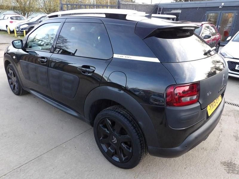 Used Citroën C4 Cactus Flair 100 HP (73 kW) 2015 Black Hatchback