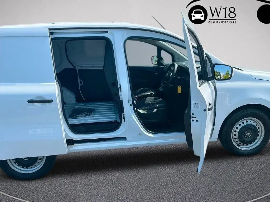 Used Renault Kangoo 89 kW (122 HP) 2024 White MPV
