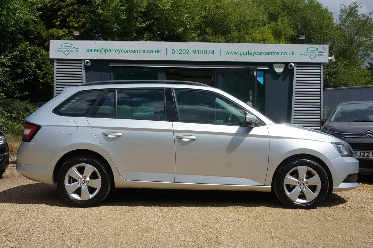 Used Skoda Fabia SE 95 HP (69 kW) 2017 Silver Estate