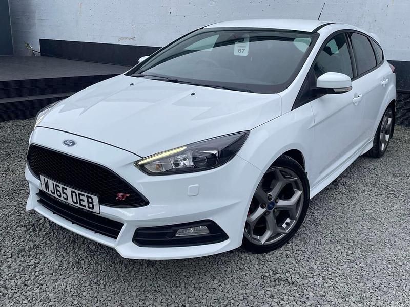 Used Ford Focus ST 2015 White Hatchback