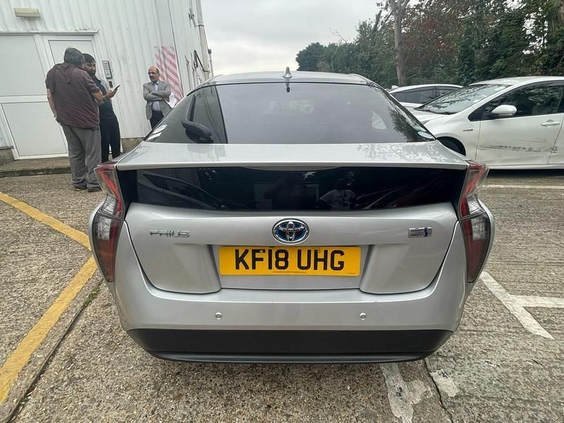Used Toyota Prius 70 HP (51 kW) 2018 Silver Hatchback