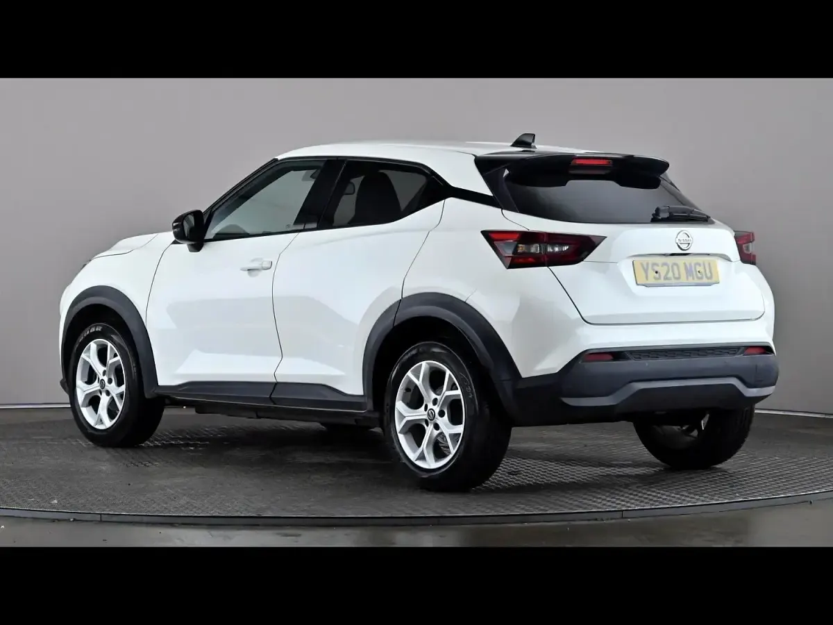 Used Nissan Juke N-Connecta 117 HP (86 kW) 2020 White SUV