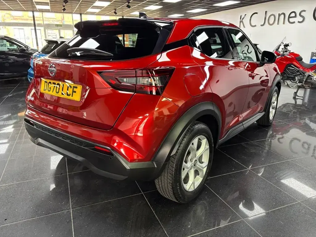 Used Nissan Juke N-Connecta 114 HP (83 kW) 2020 Red SUV
