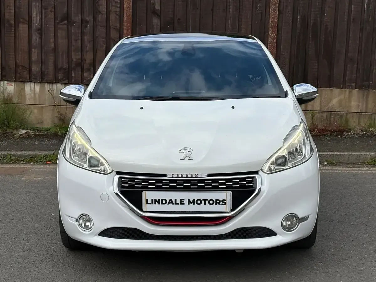 Used Peugeot 208 GTi 2014 White Hatchback