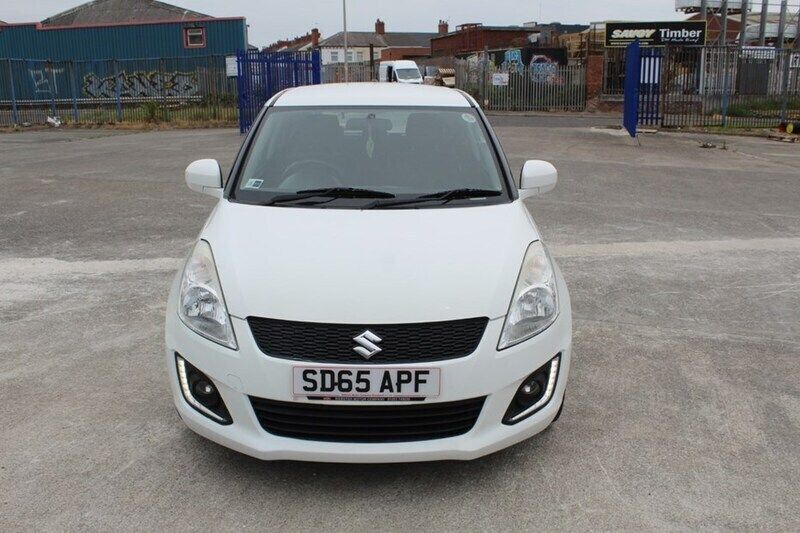 White Used 2015 Suzuki Swift SZ3 Hatchback | £3,995 (Fair price) - Image 1/1