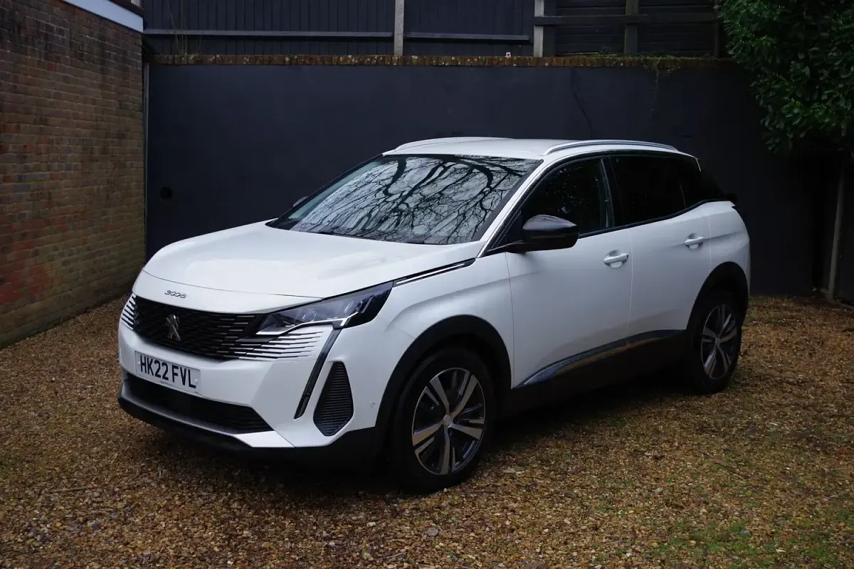 Gebraucht Peugeot 3008 Allure Premium 131 PS (96 kW) 2022 Weiß SUV