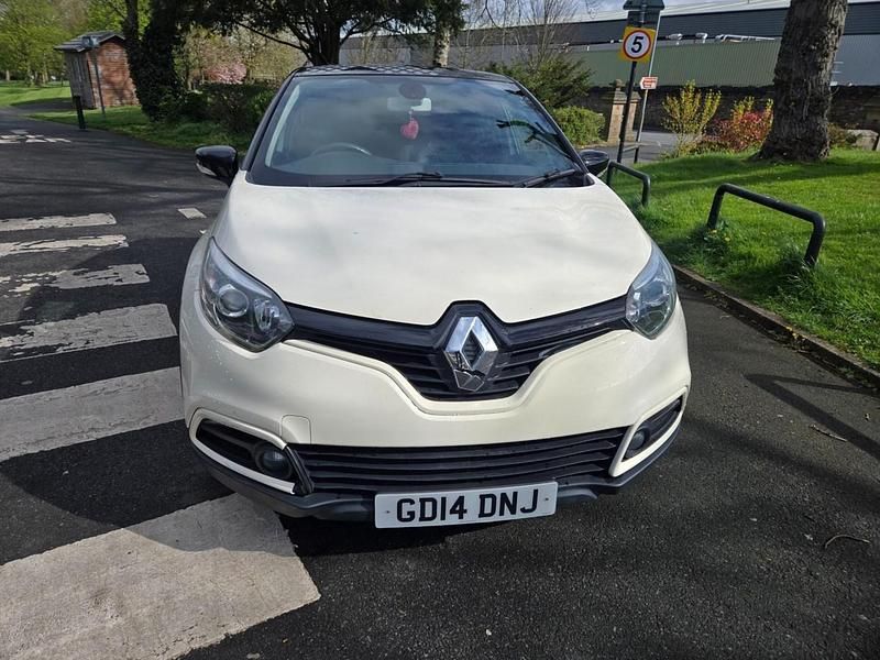 Second-hand Renault Captur Dynamique 90 CP (66 kW) 2014 Bej SUV