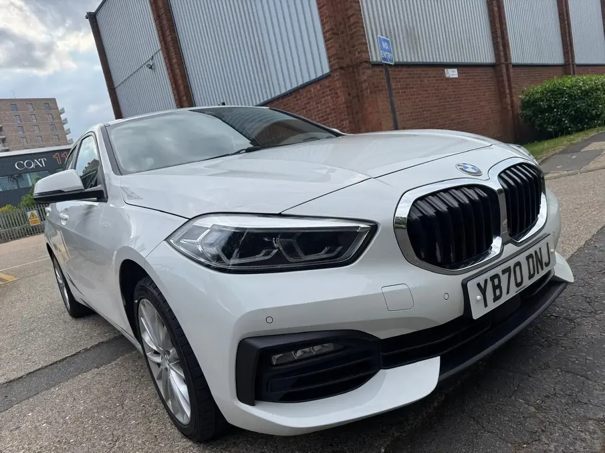 Used BMW 116 Comfort Edition 116 HP (85 kW) 2020 White Hatchback