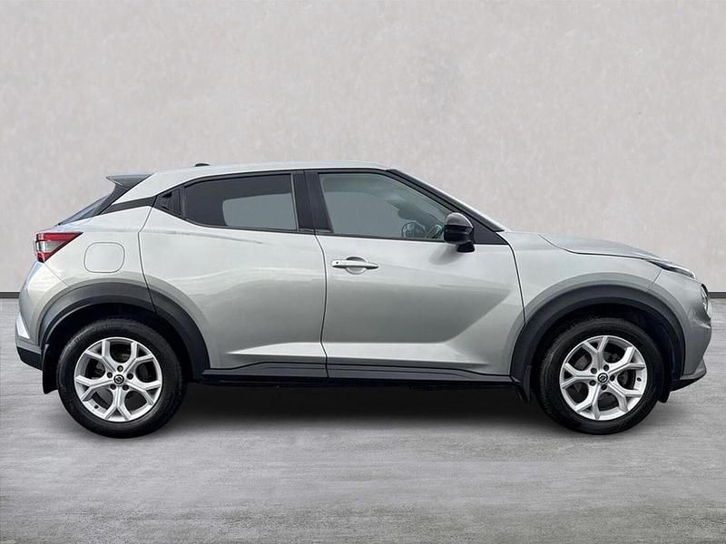 Used Nissan Juke N-Connecta 114 HP (83 kW) 2020 Silver SUV