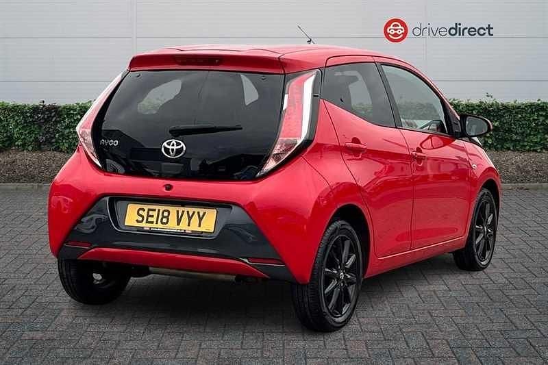 Used Toyota Aygo x-style 68 HP (50 kW) 2018 Red Hatchback