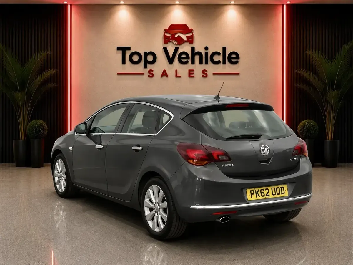 Used Vauxhall Astra Elite 165 HP (121 kW) 2012 Grey Hatchback