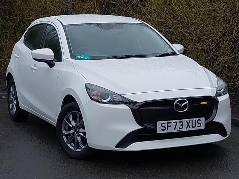 Used Mazda 2 Center-Line 75 HP (55 kW) 2023 White Hatchback