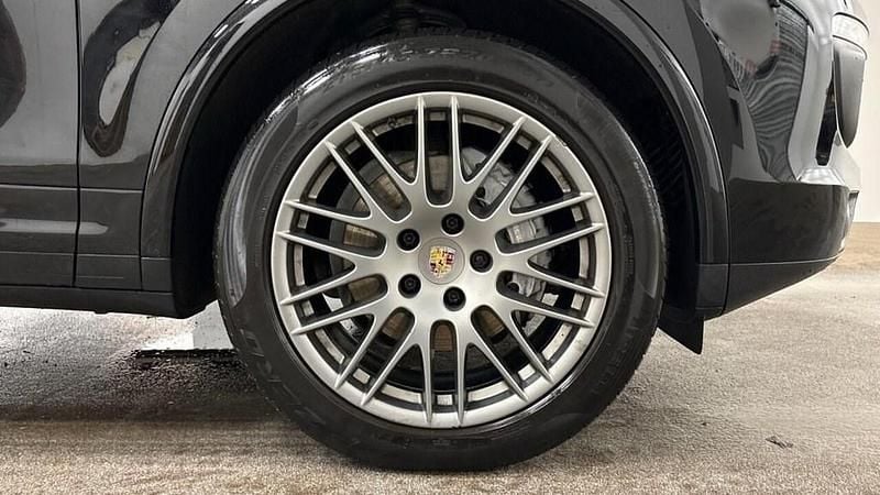 Used Porsche Cayenne Platinum Edition 262 HP (192 kW) 2016 Black SUV