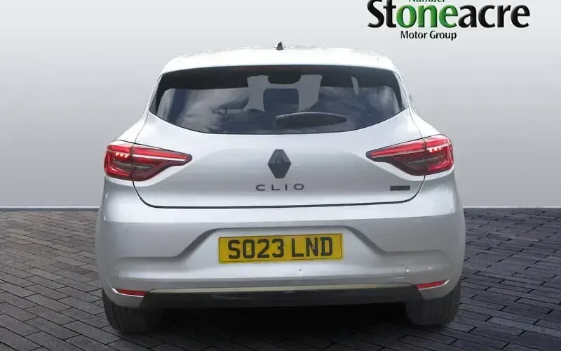 Used Renault Clio Engineered 145 HP (106 kW) 2022 Silver Hatchback