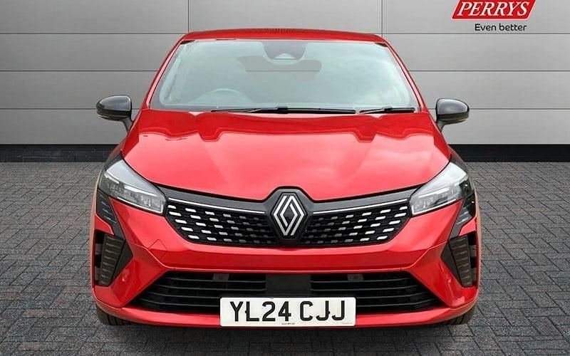 Used Renault Clio V Techno 143 HP (105 kW) 2025 Hatchback