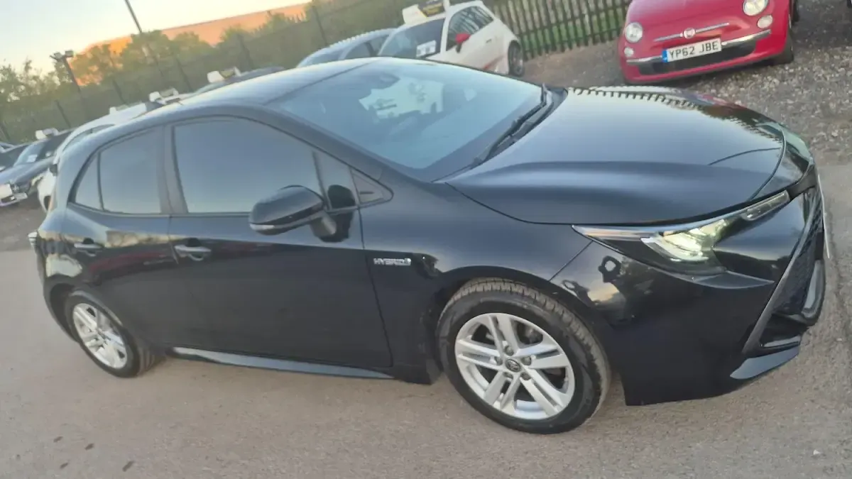 Used Toyota Corolla 122 HP (89 kW) 2020 Black Hatchback