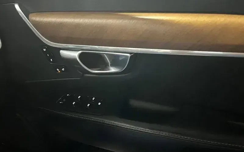 Used Volvo S90 Inscription 235 HP (172 kW) 2017 Blue Sedan