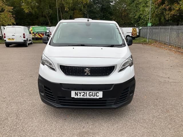 Used Peugeot e-Expert 100 kW (136 HP) 2021 White Van