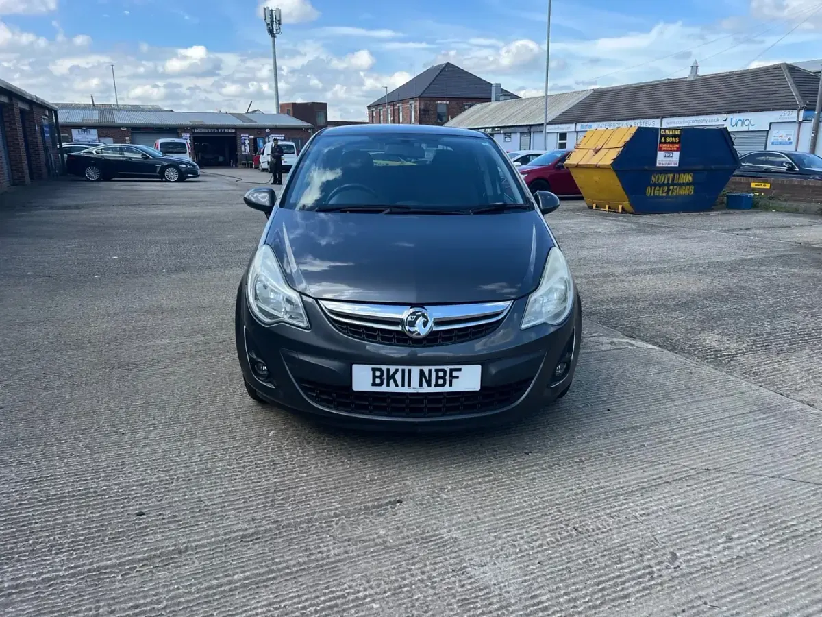 Begagnad Vauxhall Corsa 2011 Grå Halvkombi