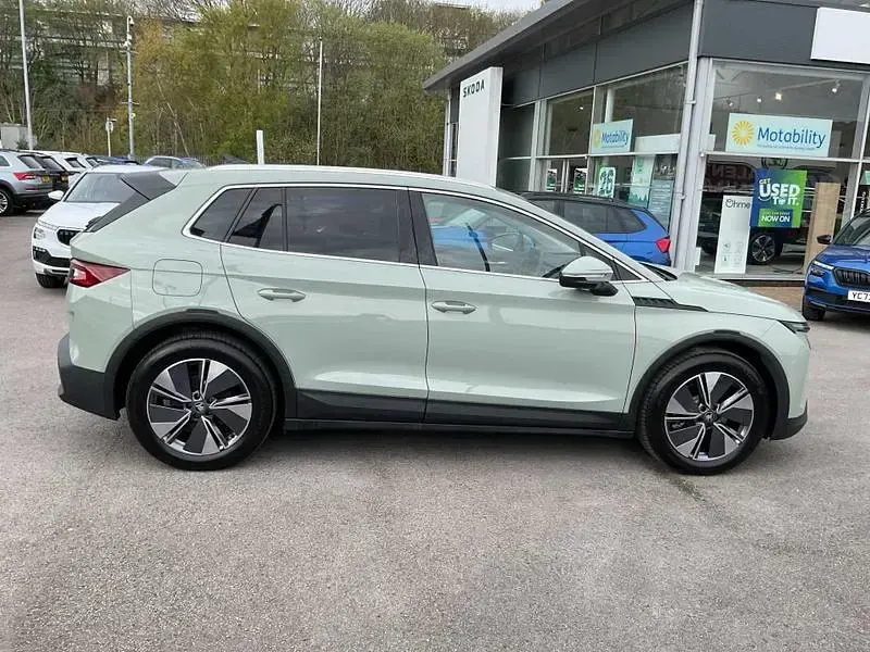 Begagnad Skoda Elroq 150 kW (204 HK) 2025 Grön SUV