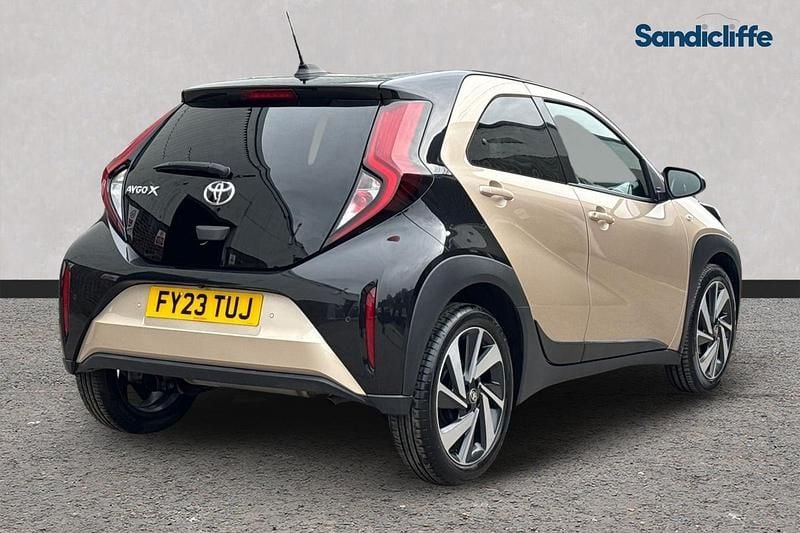 Used Toyota Aygo X 72 HP (52 kW) 2022 Beige SUV