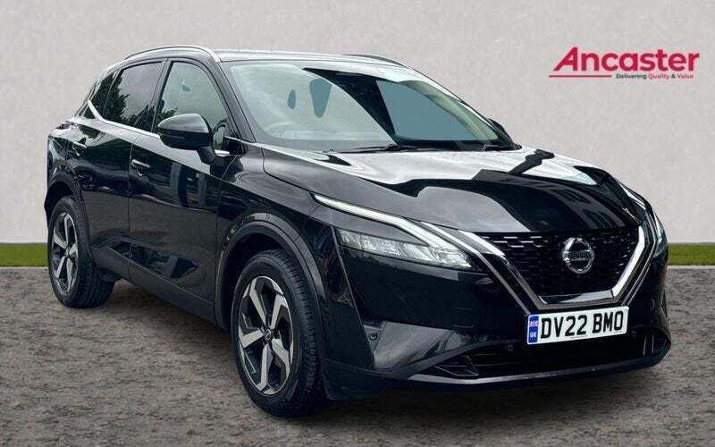 Pearl black Used 2022 Nissan Qashqai N-Connecta SUV | £19,975 (Fair price) - Image 1/4
