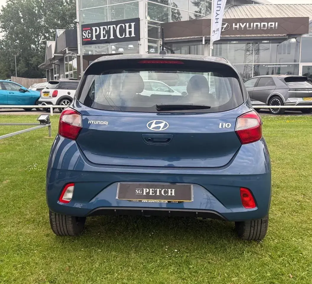 New Hyundai i10 Advanced 62 HP (45 kW) 2026 Blue Hatchback