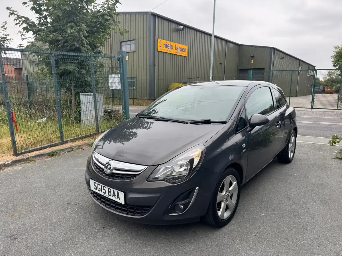 Used Vauxhall Corsa 100 HP (73 kW) 2015 Grey Hatchback