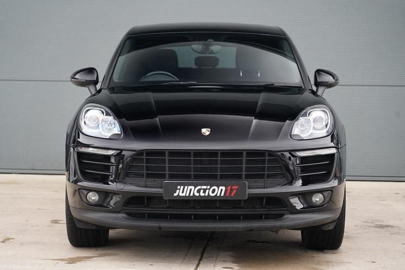 Used Porsche Macan 258 HP (189 kW) 2018 Black SUV