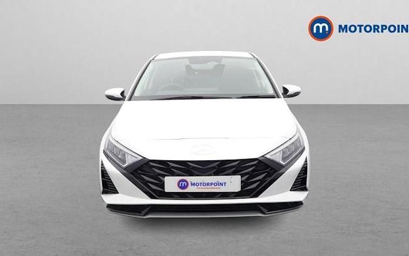 Used Hyundai i20 Premium 101 HP (74 kW) 2025 White Hatchback