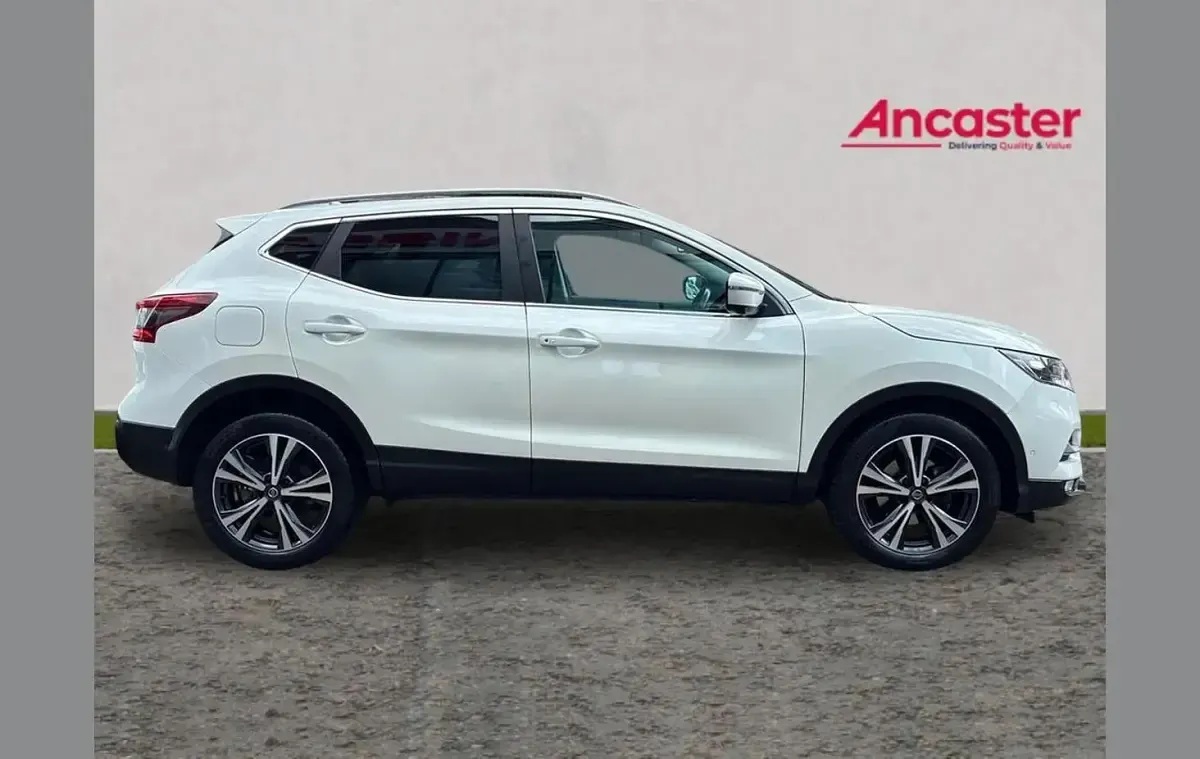 Used Nissan Qashqai N-Connecta 160 HP (117 kW) 2018 White SUV