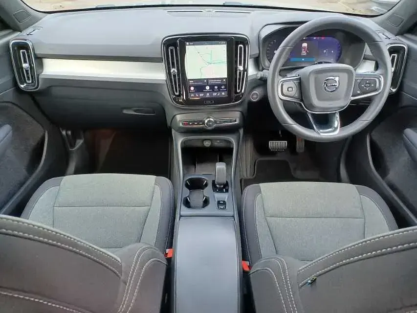 Used Volvo XC40 Core 161 HP (118 kW) 2024 SUV