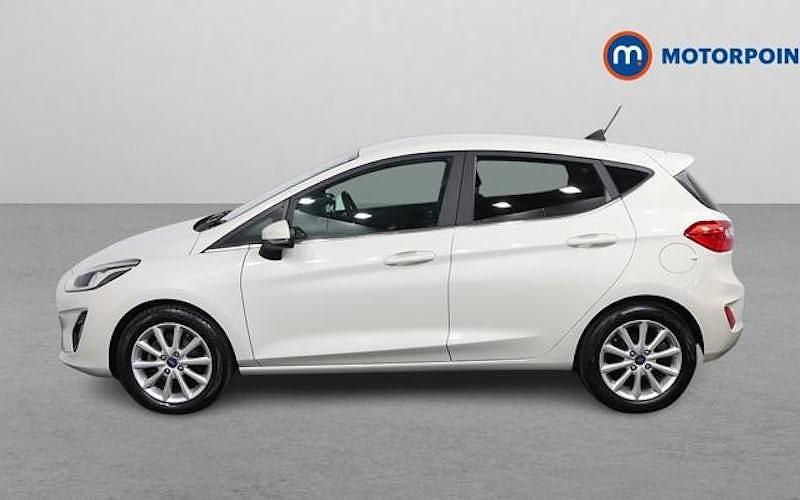 Used Ford Fiesta Titanium 95 HP (69 kW) 2021 White Hatchback