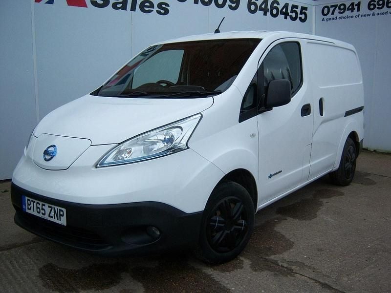 Used Nissan e-NV200 Acenta 80 kW (109 HP) 2015 White MPV
