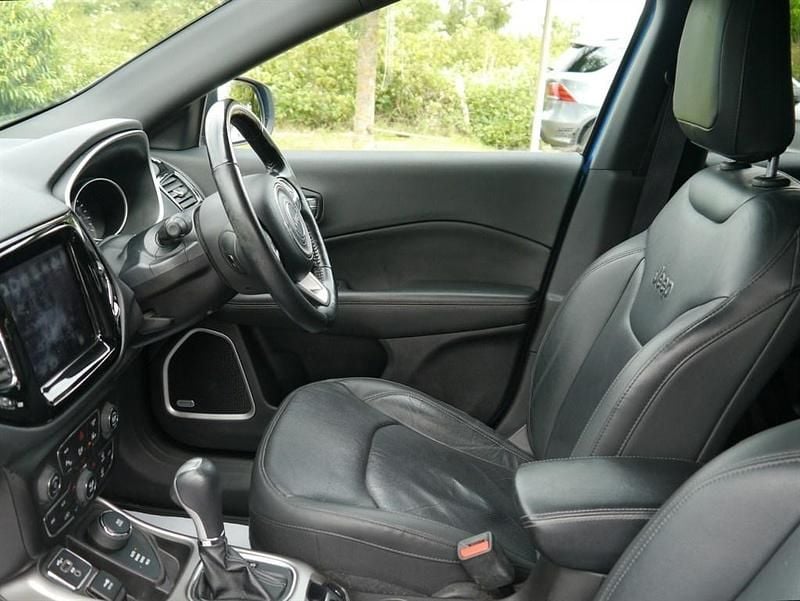 Image 2/4